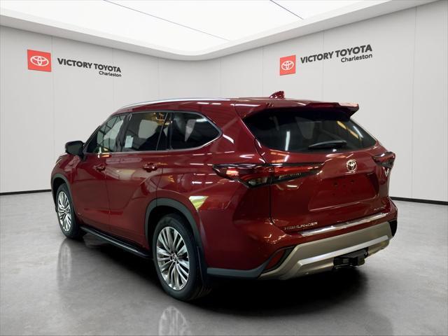 new 2025 Toyota Highlander Hybrid car, priced at $57,796