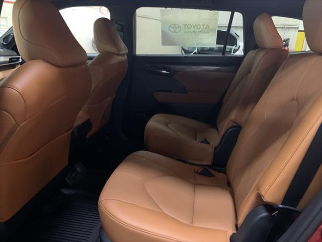 new 2025 Toyota Highlander Hybrid car, priced at $57,796