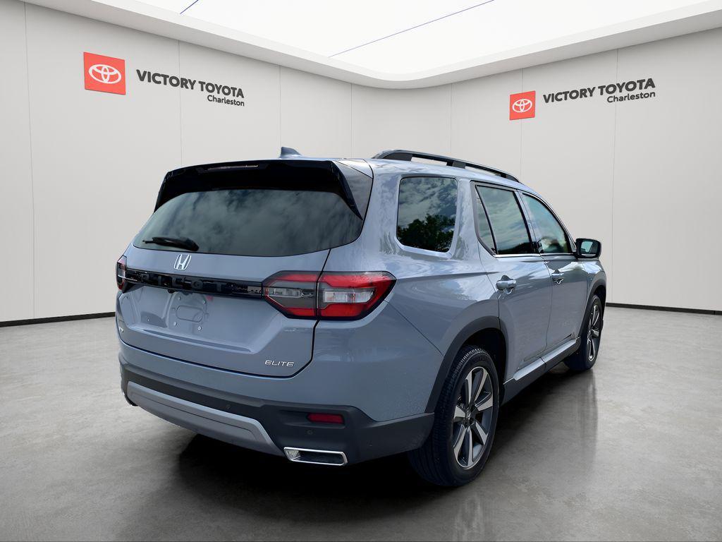 used 2025 Honda Pilot car, priced at $51,215