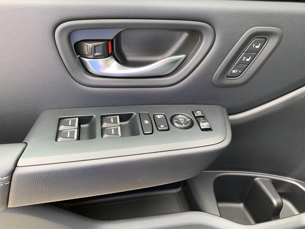 used 2025 Honda Pilot car, priced at $51,215