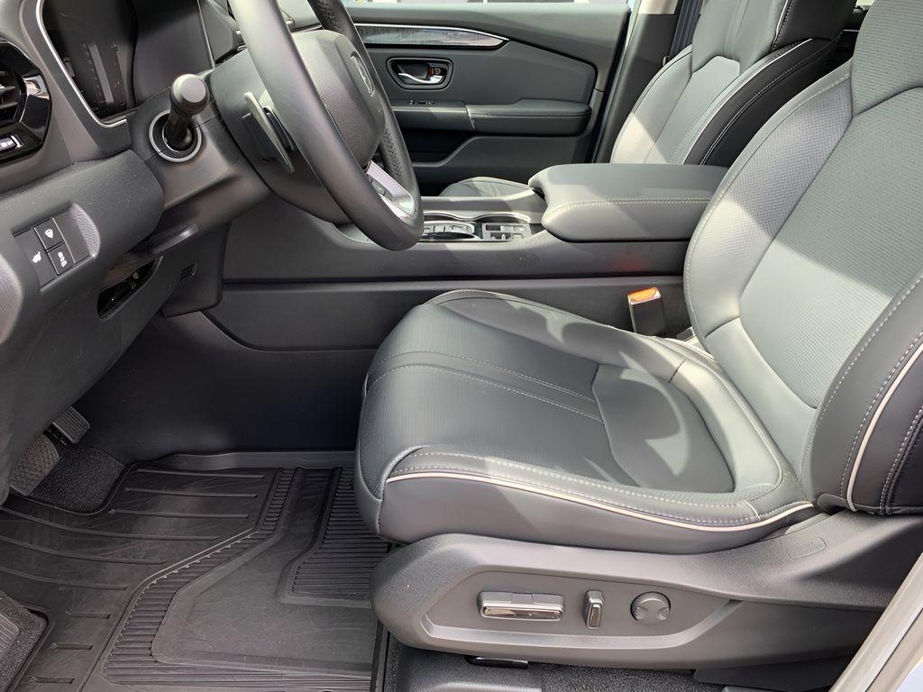 used 2025 Honda Pilot car, priced at $51,215