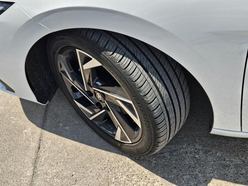 new 2025 Hyundai Elantra car, priced at $24,482