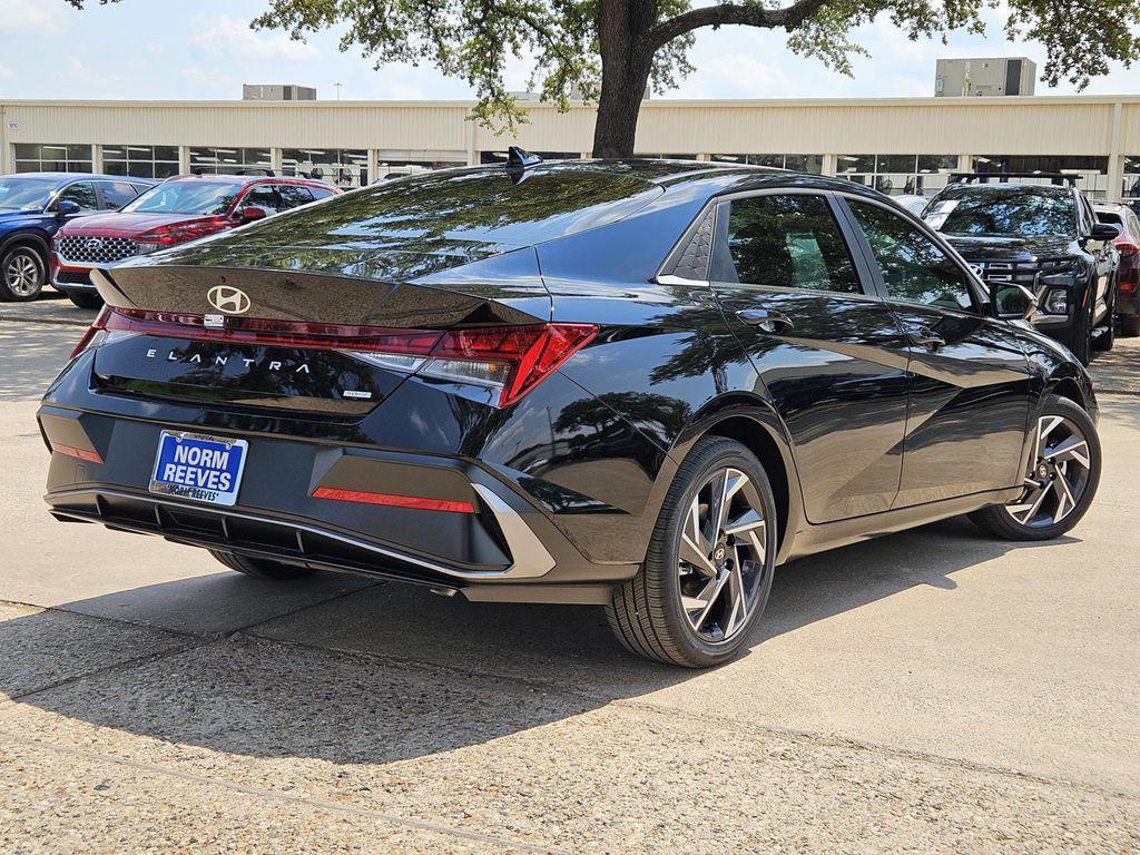 new 2025 Hyundai Elantra car, priced at $30,860