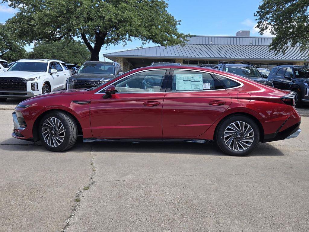 new 2025 Hyundai Sonata Hybrid car, priced at $39,116