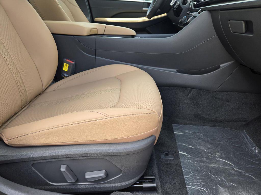 new 2025 Hyundai Sonata Hybrid car, priced at $39,116