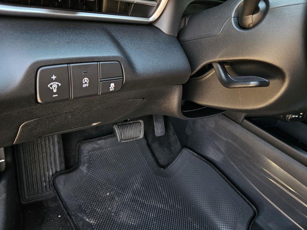 new 2025 Hyundai Elantra car, priced at $24,158