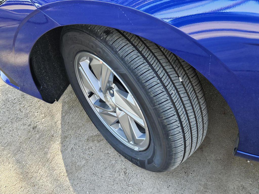 new 2025 Hyundai Elantra car, priced at $23,680