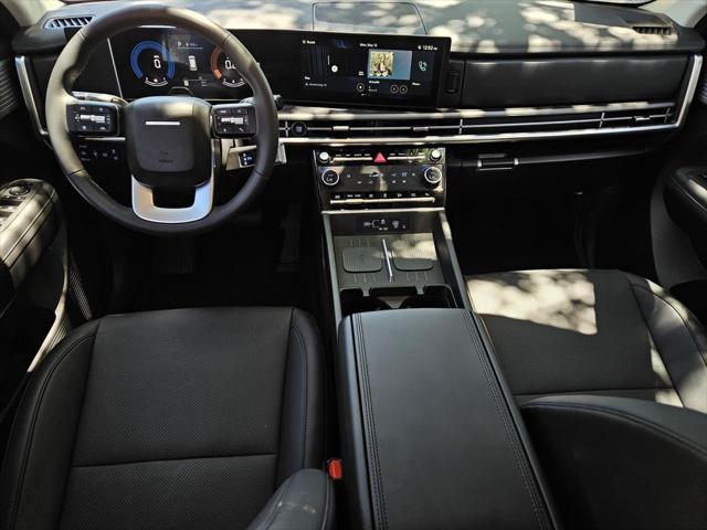 used 2025 Hyundai Santa Fe car, priced at $39,000