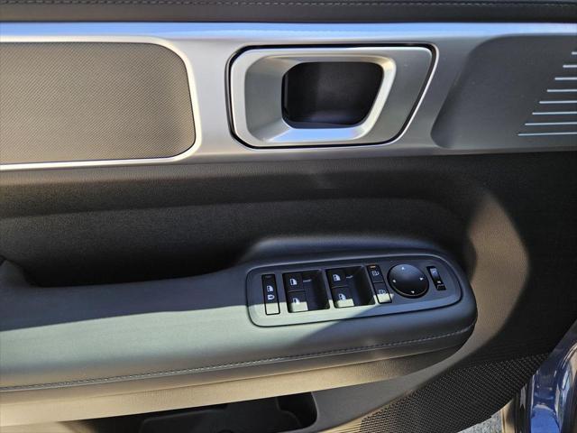 used 2025 Hyundai Santa Fe car, priced at $39,000