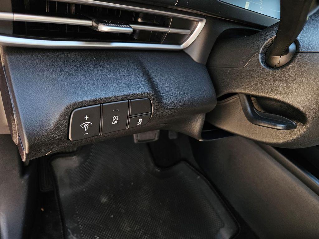 new 2025 Hyundai Elantra car, priced at $24,208