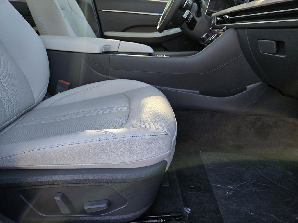 new 2025 Hyundai Sonata Hybrid car, priced at $38,590