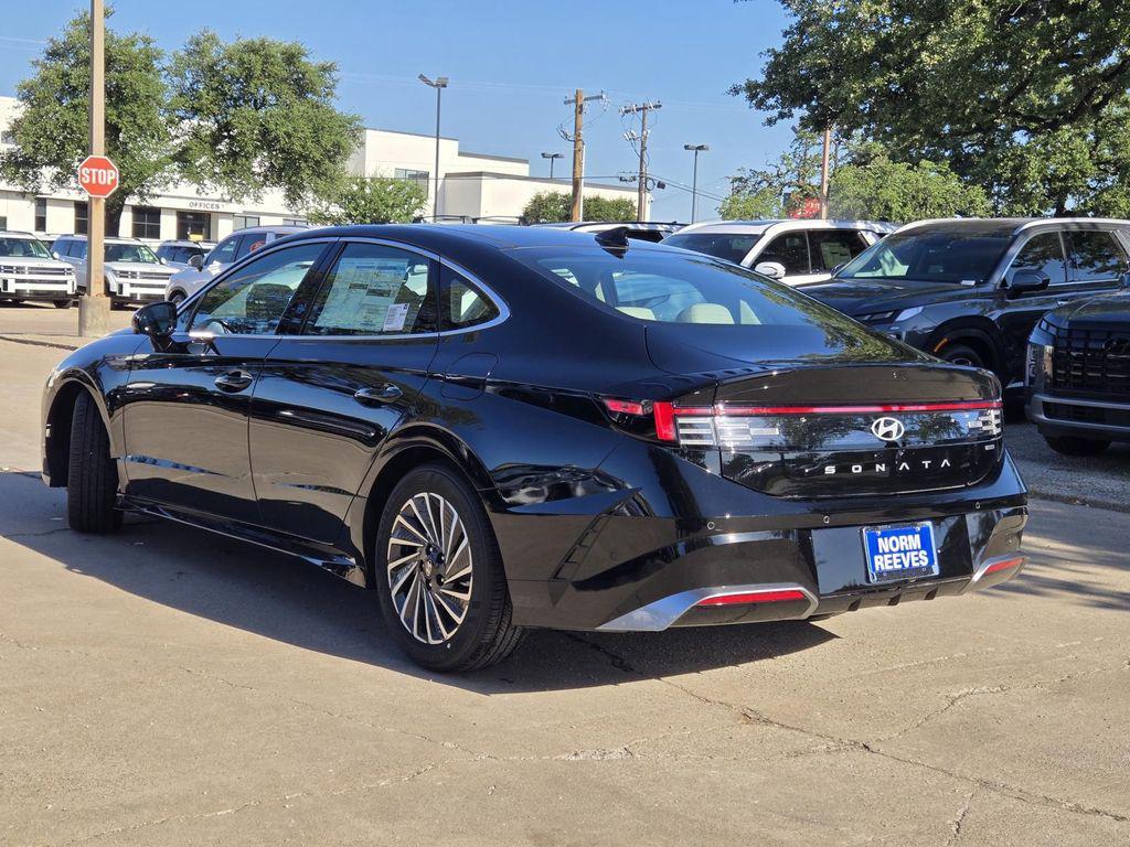 new 2025 Hyundai Sonata Hybrid car, priced at $38,590