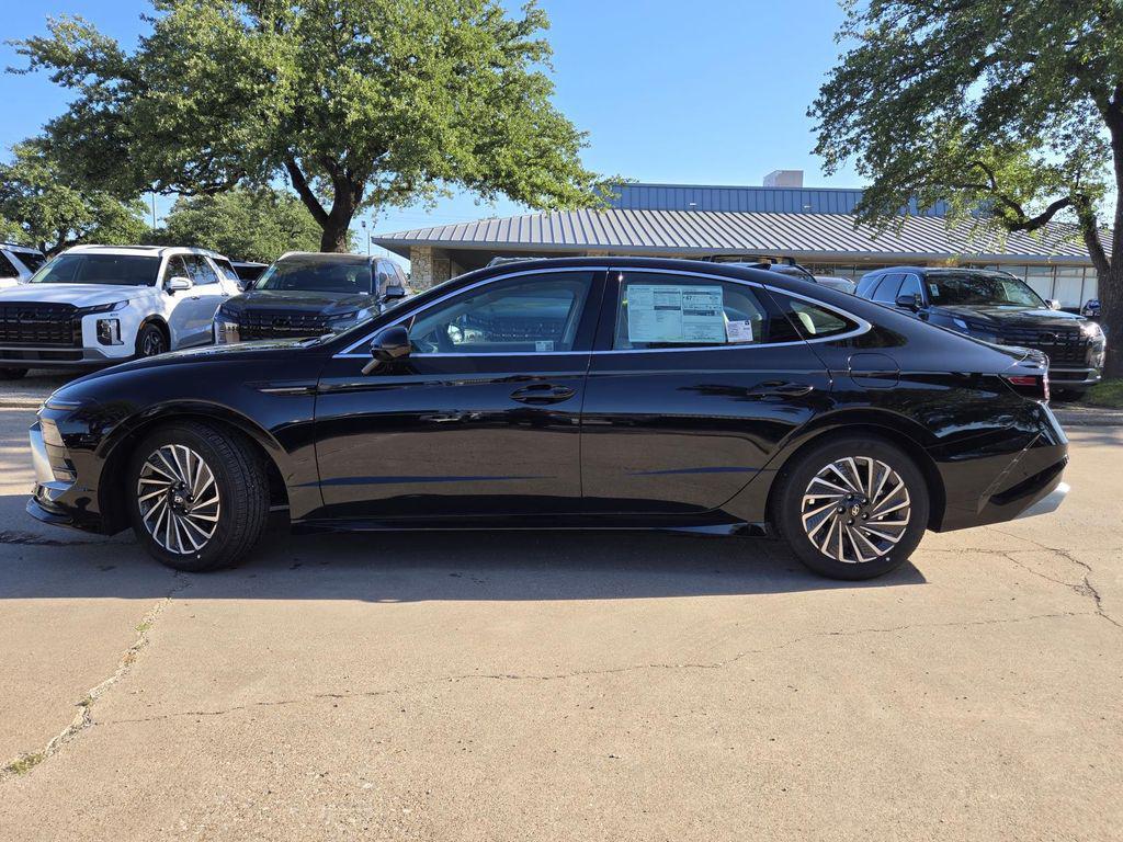 new 2025 Hyundai Sonata Hybrid car, priced at $38,590