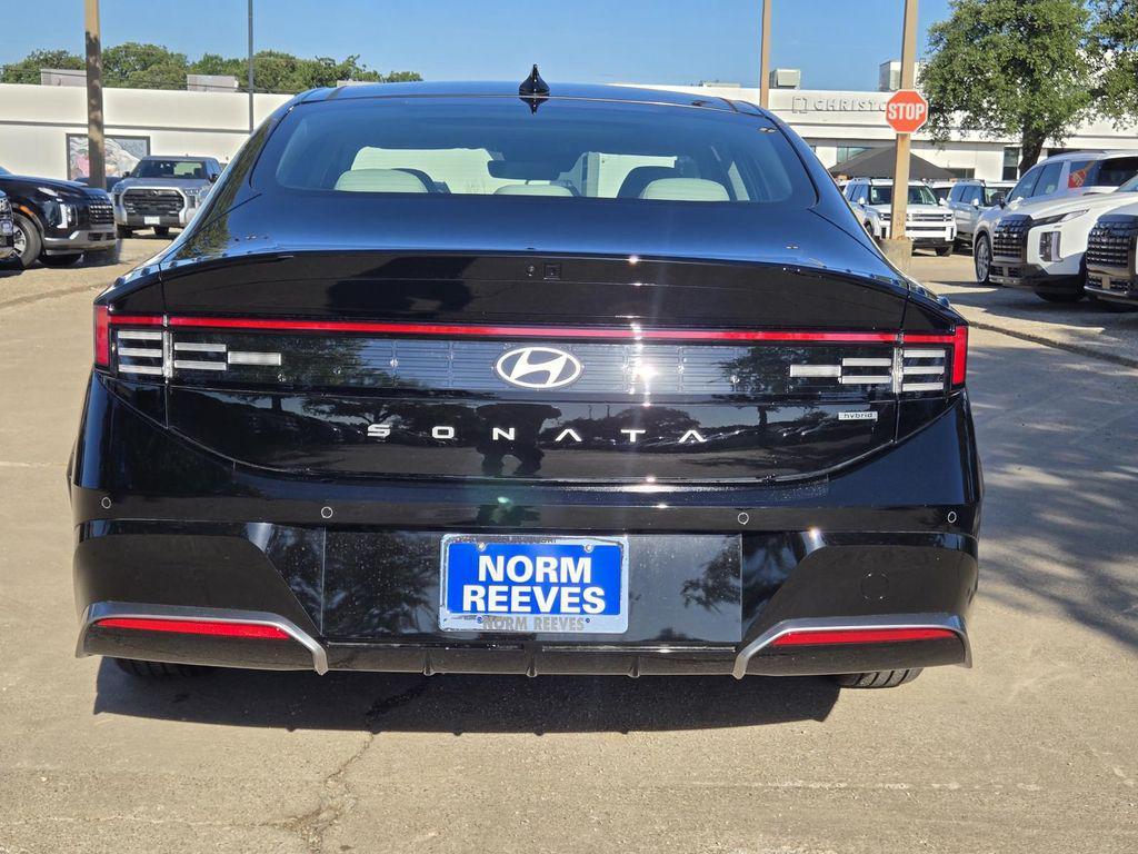 new 2025 Hyundai Sonata Hybrid car, priced at $38,590