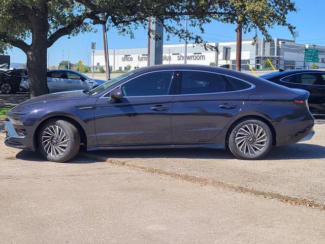 new 2025 Hyundai Sonata Hybrid car, priced at $32,154