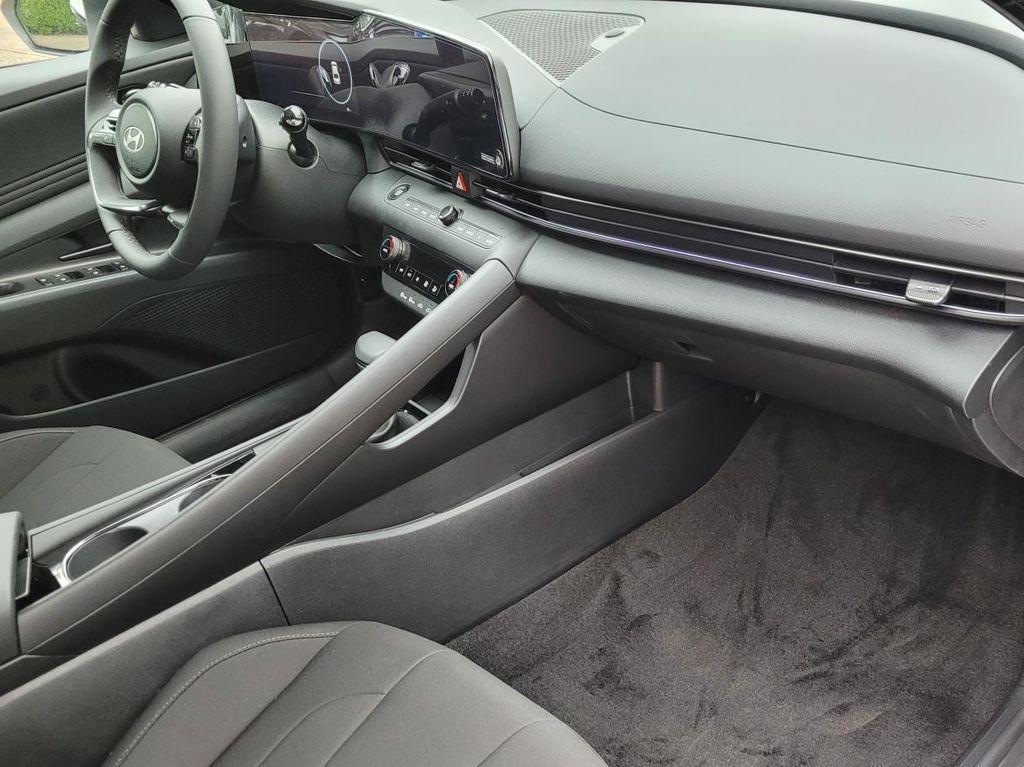 new 2025 Hyundai Elantra car, priced at $29,224