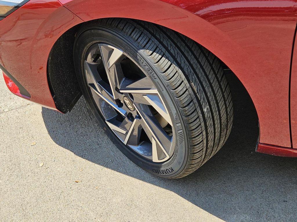 new 2025 Hyundai Elantra car, priced at $24,482