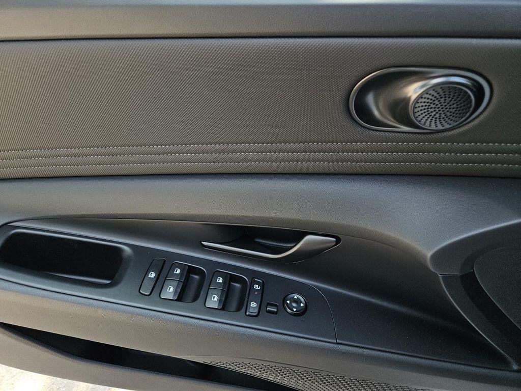 new 2025 Hyundai Elantra car, priced at $25,675