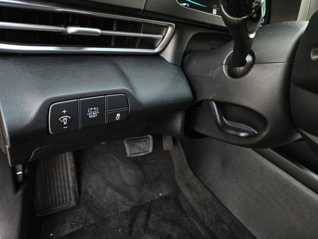 new 2025 Hyundai ELANTRA HEV car, priced at $25,695