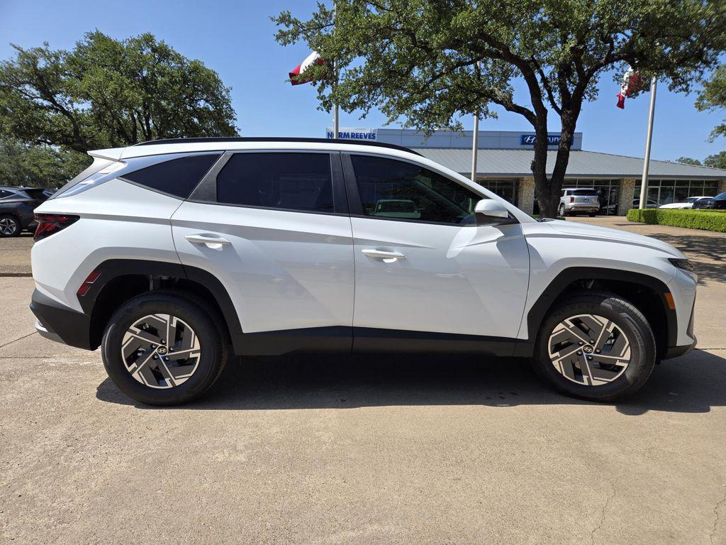 new 2025 Hyundai TUCSON Hybrid car, priced at $35,317