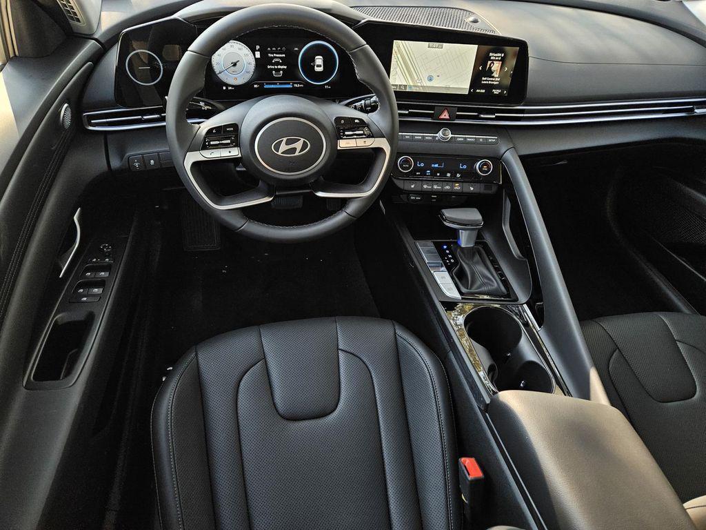 new 2025 Hyundai Elantra car, priced at $27,092