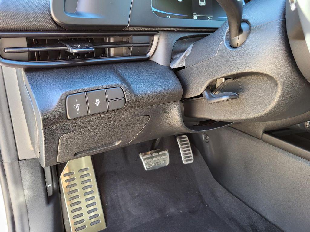 new 2025 Hyundai Elantra car, priced at $24,995