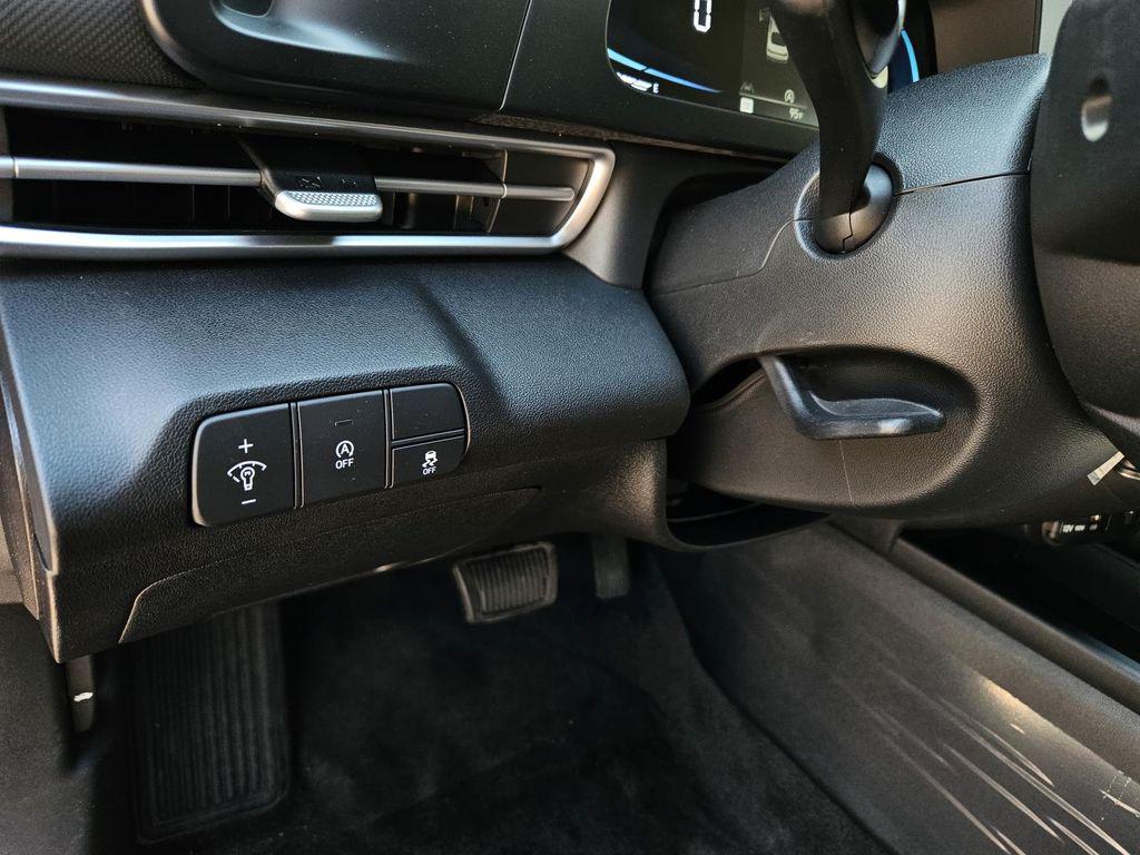 new 2025 Hyundai Elantra car, priced at $24,158