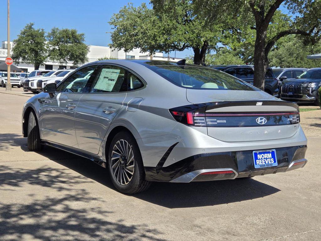 new 2025 Hyundai Sonata Hybrid car, priced at $38,575