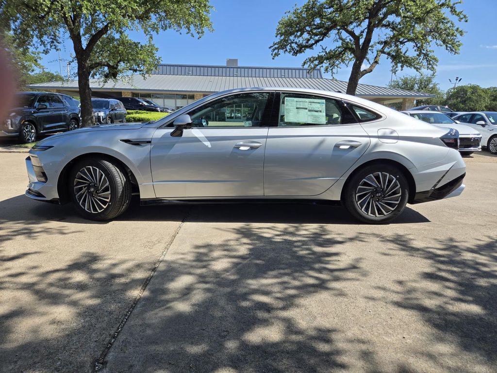 new 2025 Hyundai Sonata Hybrid car, priced at $38,575