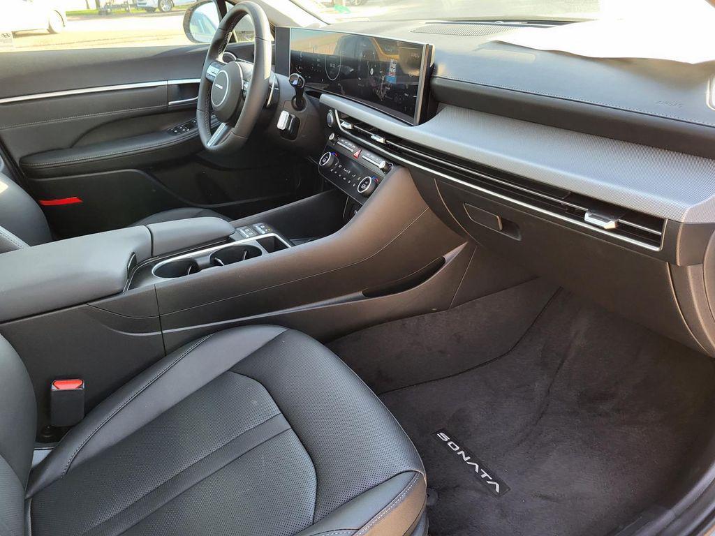 new 2025 Hyundai Sonata Hybrid car, priced at $38,471