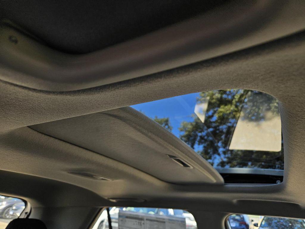 new 2025 Hyundai Venue car, priced at $22,201