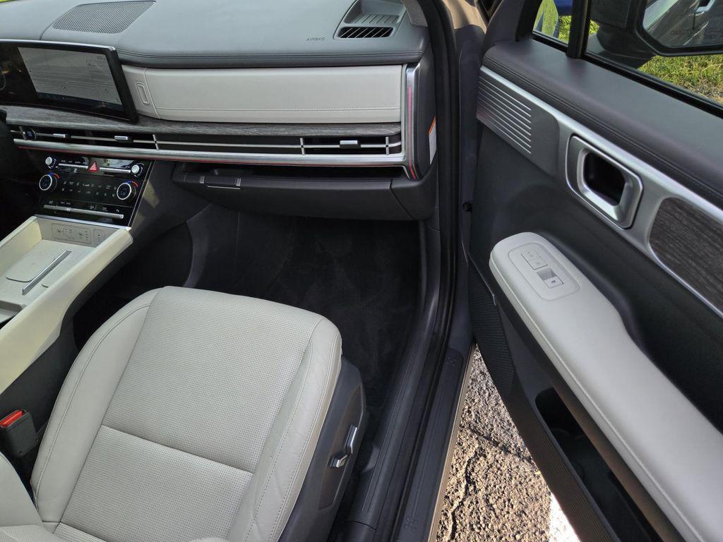 used 2025 Hyundai Santa Fe car, priced at $40,425