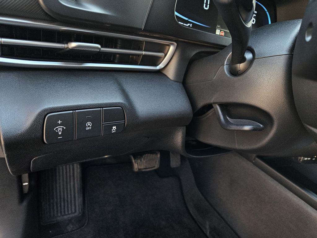 new 2025 Hyundai Elantra car, priced at $23,680