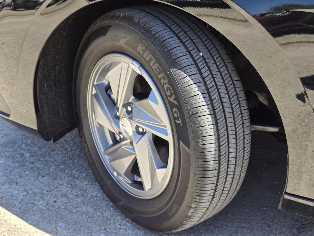 new 2025 Hyundai Elantra car, priced at $23,680