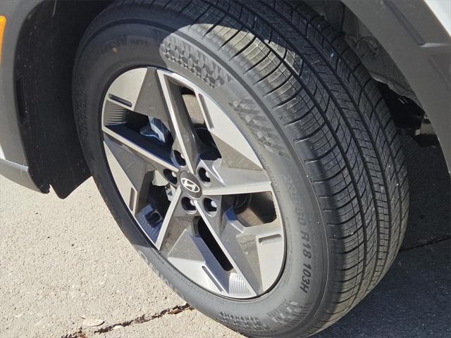 new 2025 Hyundai Tucson car, priced at $32,993