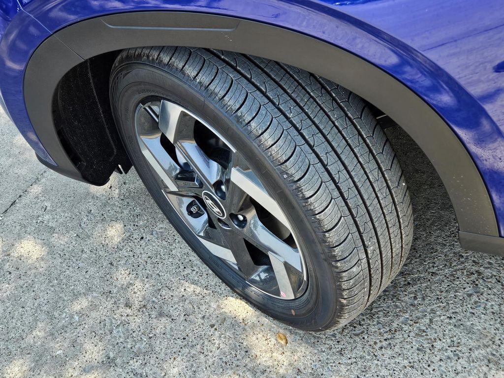 new 2025 Hyundai Venue car, priced at $22,743