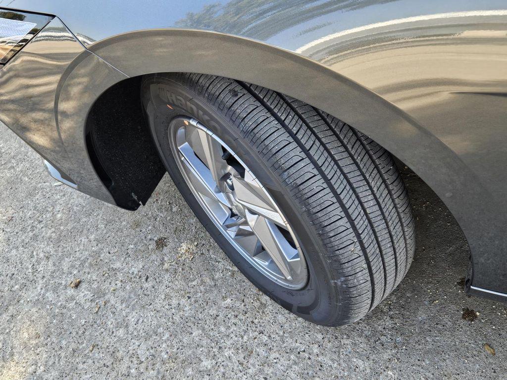 new 2025 Hyundai Elantra car, priced at $23,680