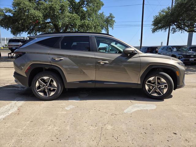 new 2025 Hyundai TUCSON Hybrid car, priced at $38,715