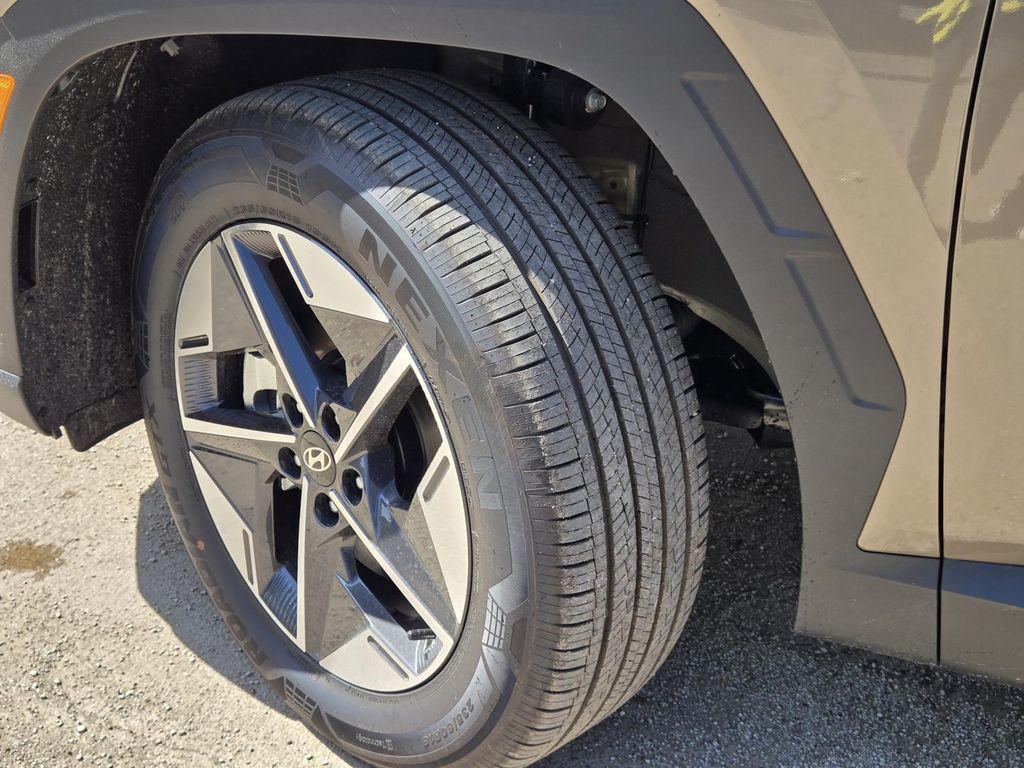 new 2025 Hyundai TUCSON Hybrid car, priced at $38,093