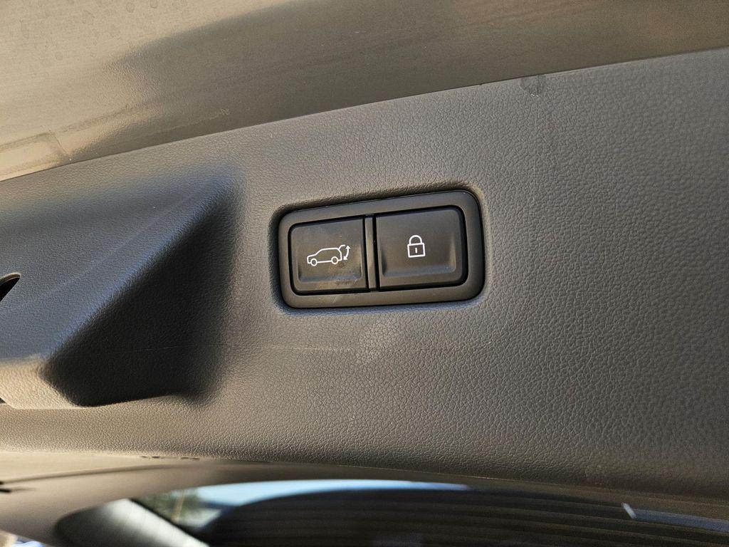 used 2025 Hyundai Santa Fe car, priced at $34,500