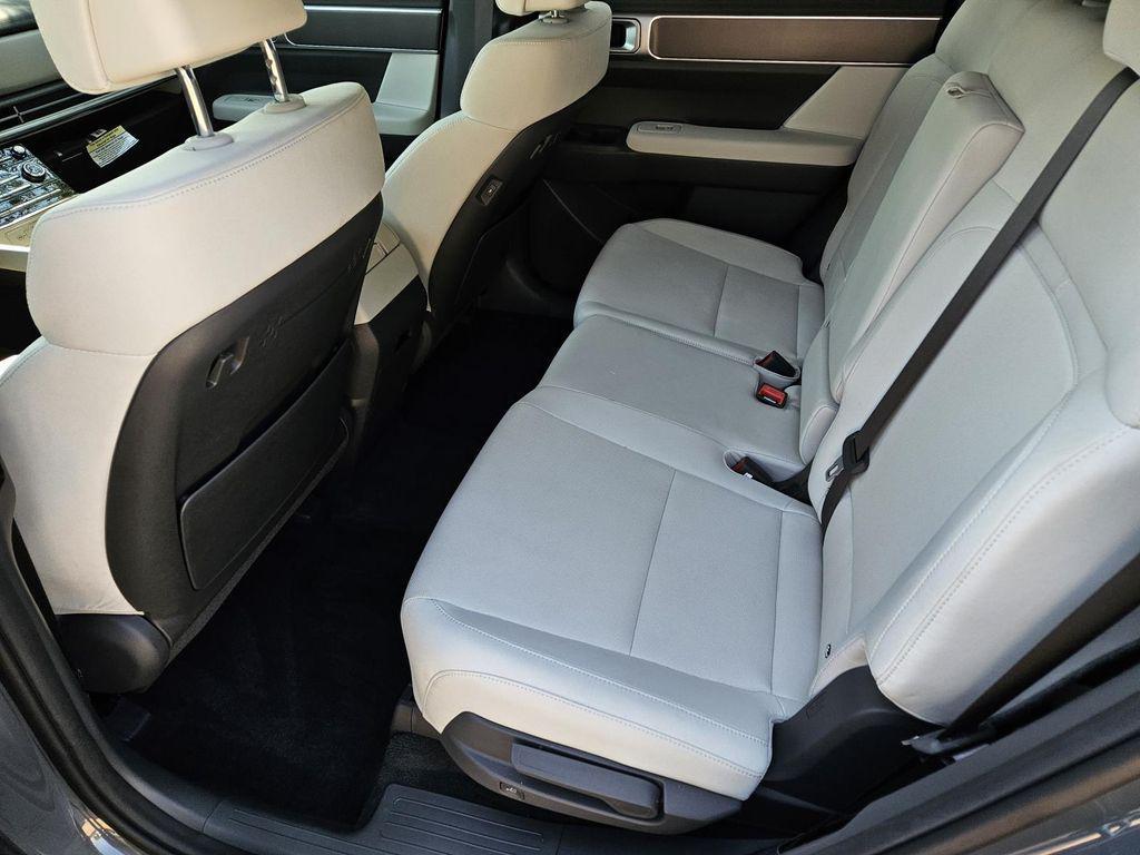 used 2025 Hyundai Santa Fe car, priced at $34,500