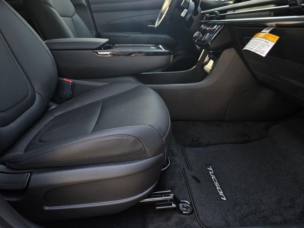 new 2025 Hyundai TUCSON Hybrid car, priced at $39,580