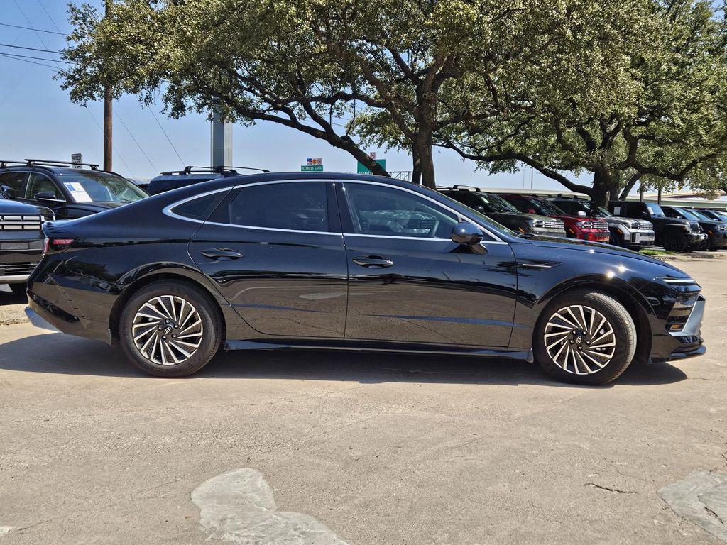 new 2025 Hyundai Sonata Hybrid car, priced at $37,840
