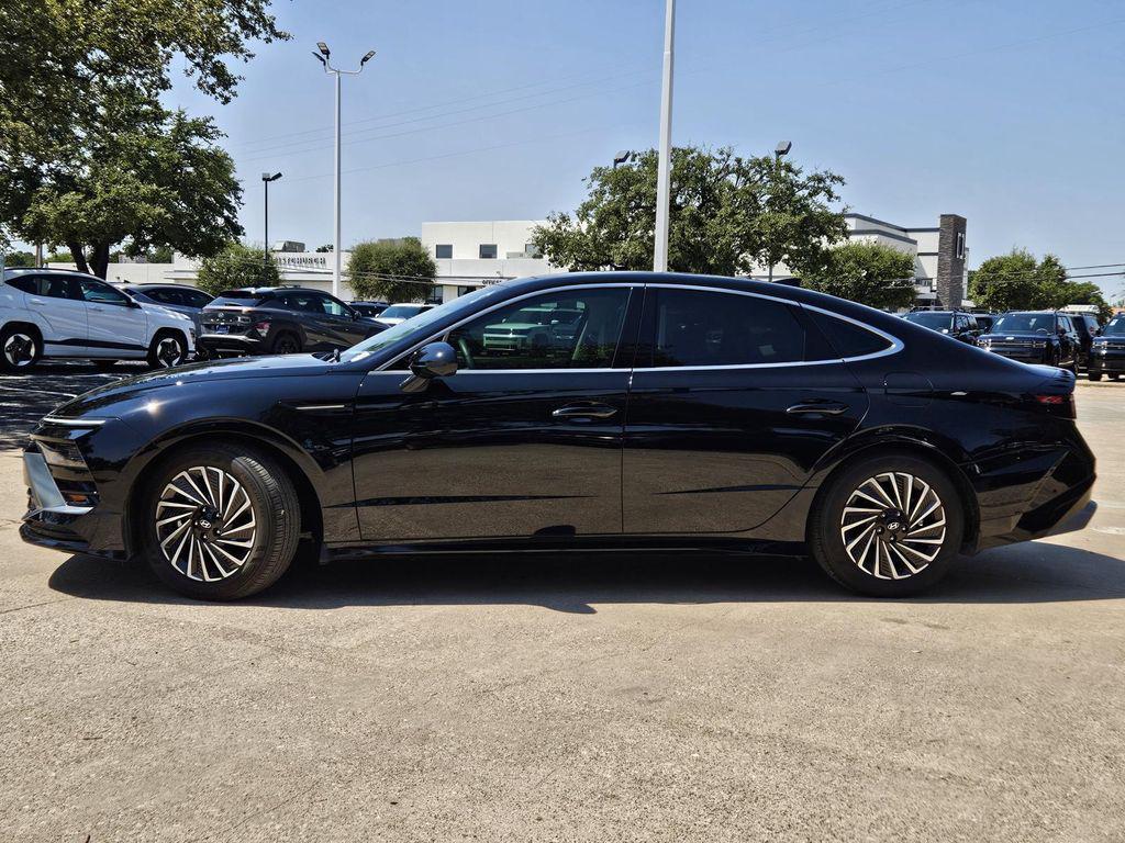 new 2025 Hyundai Sonata Hybrid car, priced at $37,840