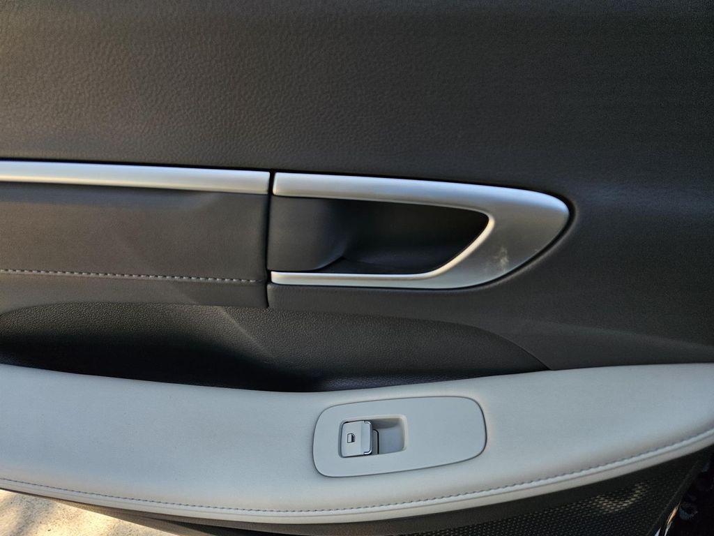 new 2025 Hyundai Sonata Hybrid car, priced at $37,840