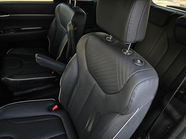 used 2024 Hyundai Palisade car, priced at $35,755