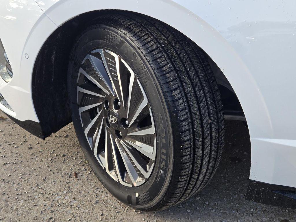 new 2025 Hyundai Sonata Hybrid car, priced at $38,558
