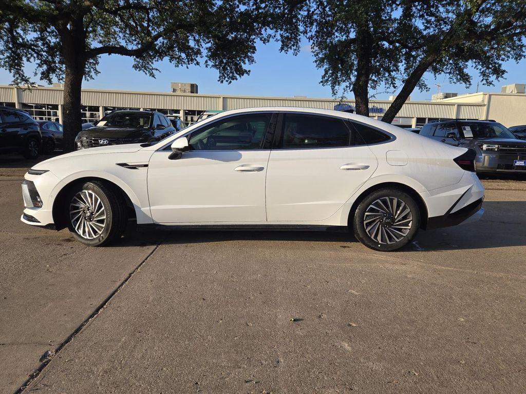 new 2025 Hyundai Sonata Hybrid car, priced at $38,558
