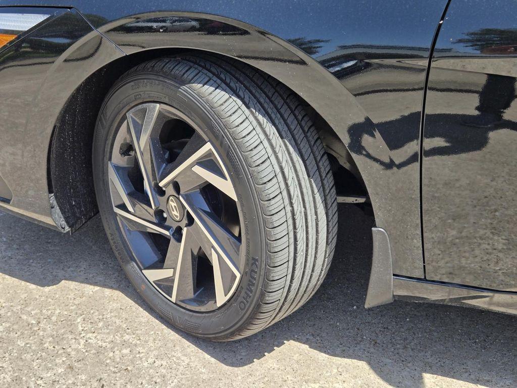 new 2025 Hyundai Elantra car, priced at $23,685