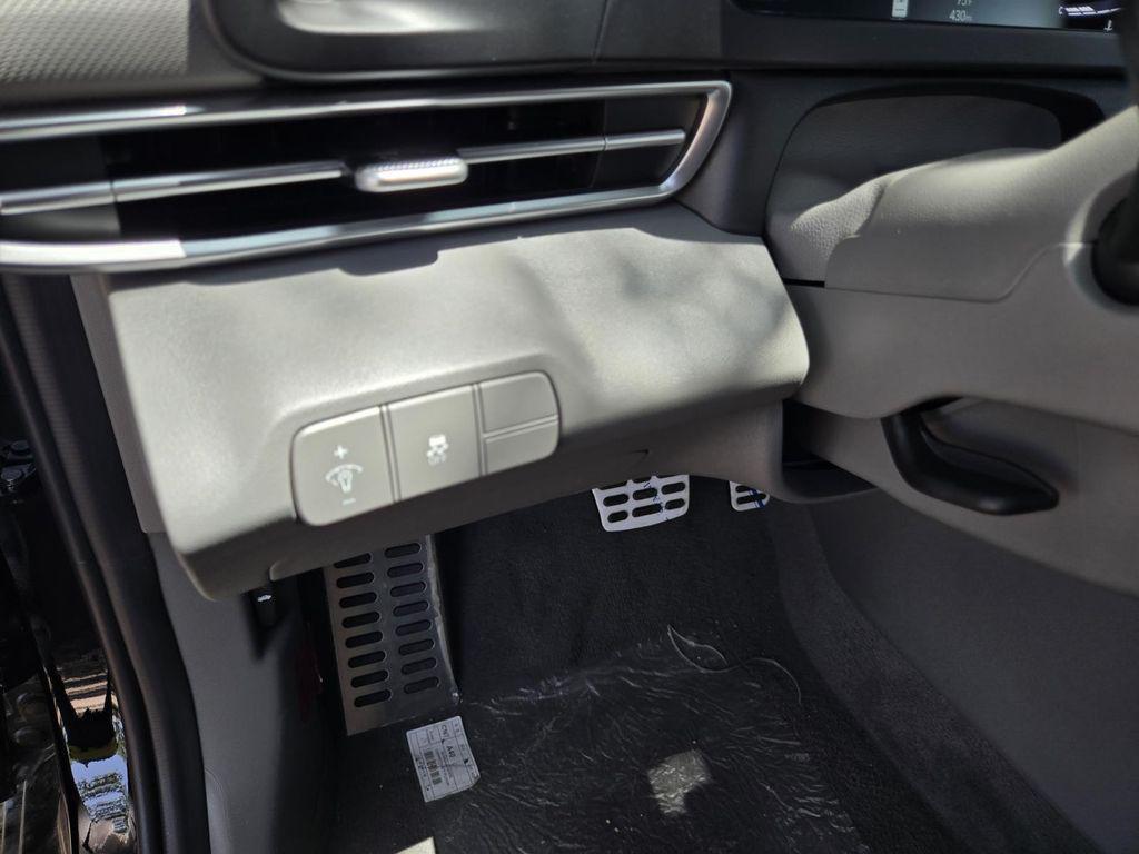 new 2025 Hyundai Elantra car, priced at $23,685